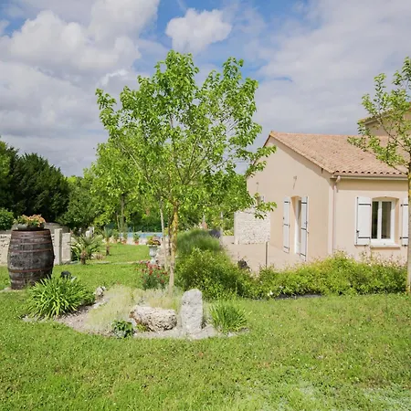In With Pool And Vineyards, Cleaning Included * Segonzac (Charente)